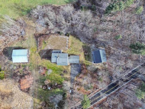 1010 Black Brook Rd, Goffstown, NH 03046 exterior