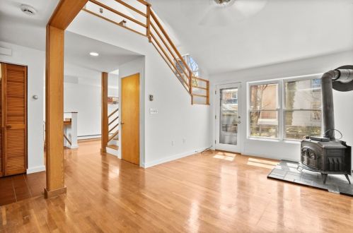 26 Pond St, Roxbury-Xing, MA 02130 exterior