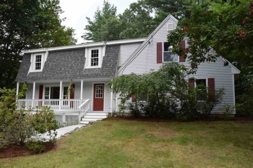 3 Acorn Dr, Kingston, NH 03848 exterior