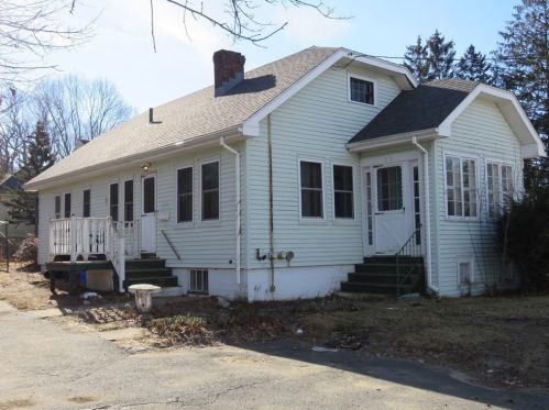 22 Arrowhead Ln, Dedham, MA 02026 exterior