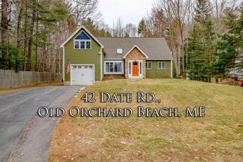 42 Date St, Old Orchard Beach, ME 04064 exterior