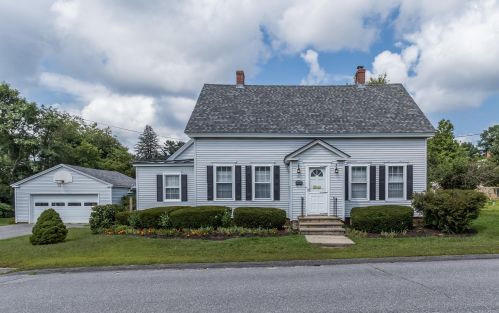 16 Pleasant St, Lisbon, ME 04252 exterior