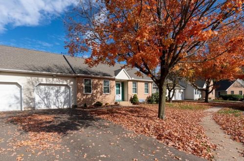 39 Shares Ln, Wapping, CT 06074 exterior