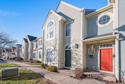 409 Cambridge Cmns, Middletown, CT 06457 exterior