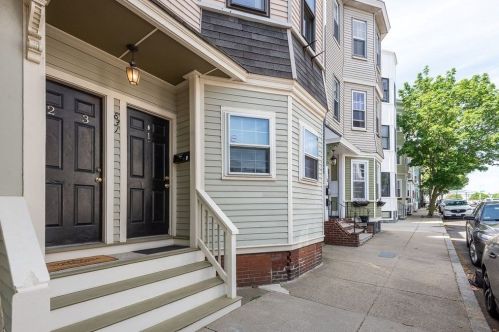831 2Nd St, Roxbury-Xing, MA 02127 exterior