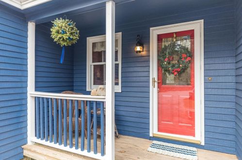 3 Peach Tree Ct, Raymond, NH 03077 exterior