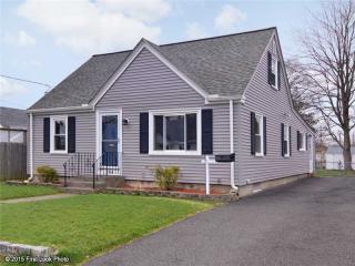 154 Maplecrest Dr, Pawtucket, RI 02861 exterior