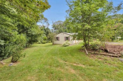 108 Maromas Rd, Middletown, CT 06457 exterior