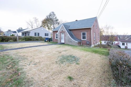 32 Donahue St, Waterbury, CT 06706 exterior