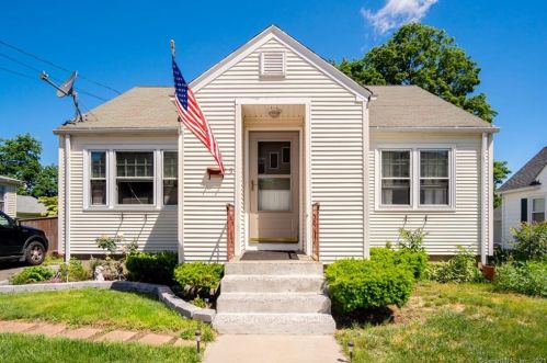 5 Mountain View Ave, Enfield, CT 06082 exterior
