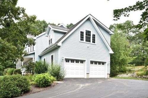 22 Goldfinch Ter, East Lyme, CT 06333 exterior