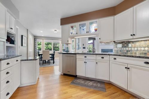 15 Pond Cir, Somers, CT 06071 exterior