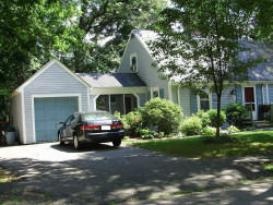 10 Alexander Rd, Newton, MA 02461 exterior