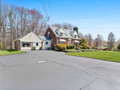 2405 Mendon Rd, Cumberland, RI 02864 exterior