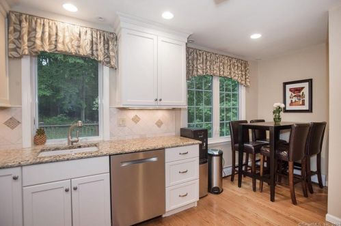 20 Overidge Ln, Wilton, CT 06897 exterior