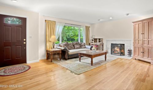 14 Comly Ter, Greenwich, CT 06831 exterior