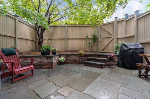59 Rutland Sq, Roxbury-Xing, MA 02118 exterior