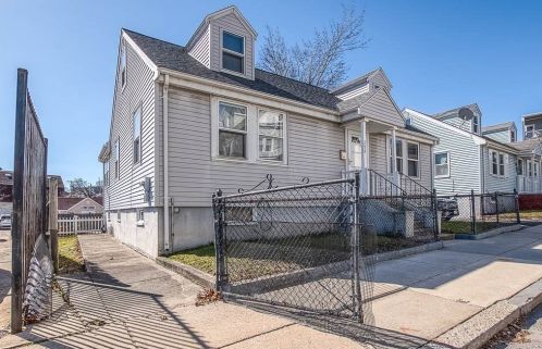296 Minot St, Roxbury-Xing, MA 02124 exterior