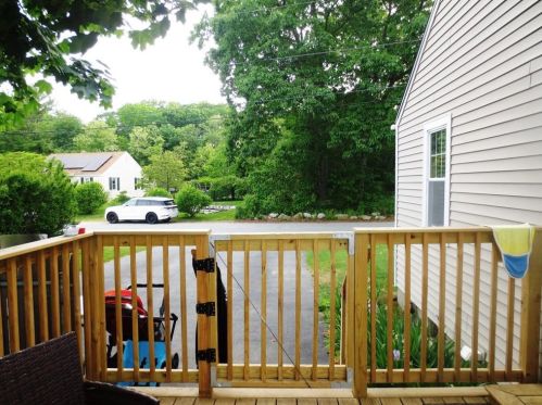 28 Macarthur Blvd, Coventry, RI 02816 exterior
