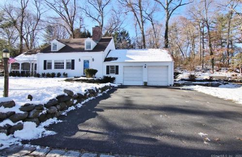 7 Apple Tree Ln, Stamford, CT 06905 exterior