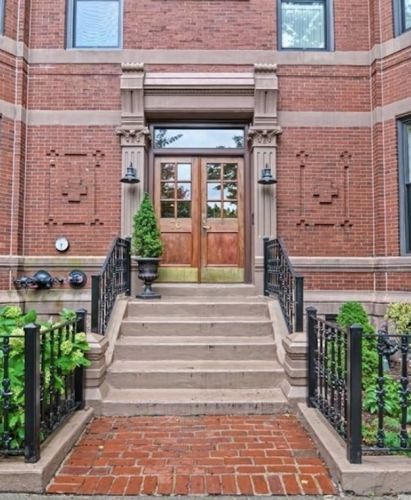 76 Rutland Sq, Roxbury-Xing, MA 02118 exterior