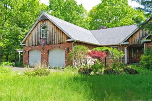 210 Covey Rd, Unionville, CT 06013 exterior
