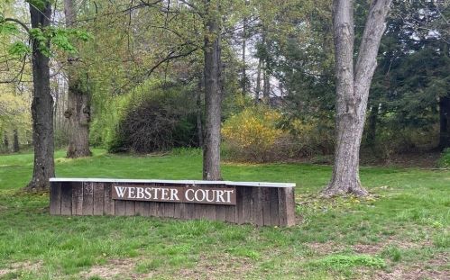 42 Webster Ct, Amherst, MA 01002 exterior