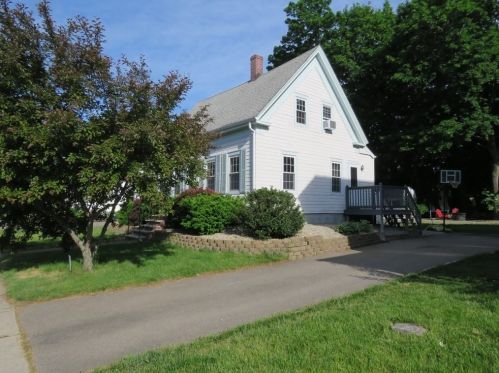 29 Gold St, Whitman, MA 02382 exterior