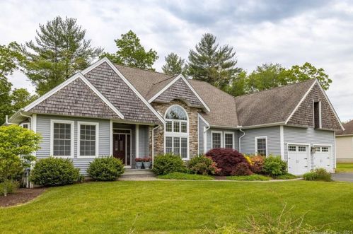 19 Beaudry Ln, Bloomfield, CT 06002 exterior