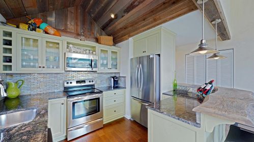 64 Endicott Ln, Brewster, MA 02631 exterior