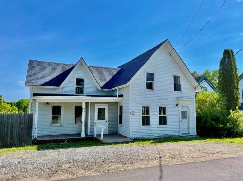 39 High St, Vinalhaven, ME 04863 exterior