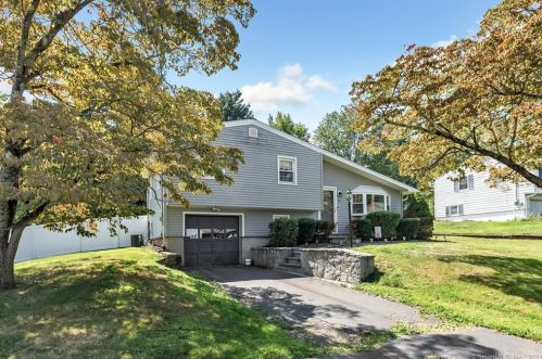 49 Chimney Hill Rd, Wallingford, CT 06492 exterior