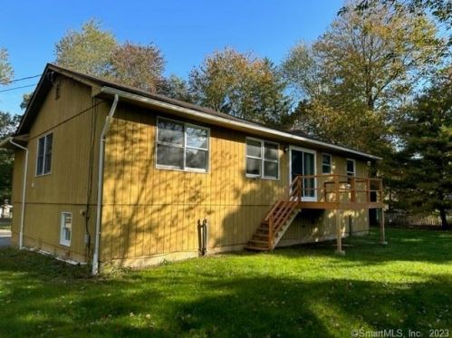 5 Maple Ct, North Franklin, CT 06254 exterior