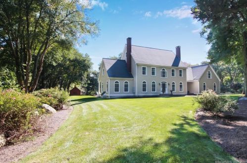 14 Bittersweet Way, Stonington, CT 06378 exterior
