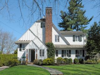 15 Perryridge Rd, Greenwich, CT 06830 exterior