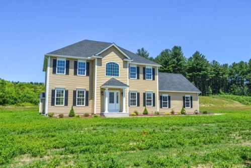 47 Flynn Meadow Rd, Westfield, MA 01085 exterior