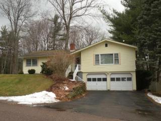 80 Birchwood Dr, Colchester, VT 05446 exterior