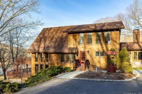 96 Wilton Rd, Plymouth, CT 06782 exterior