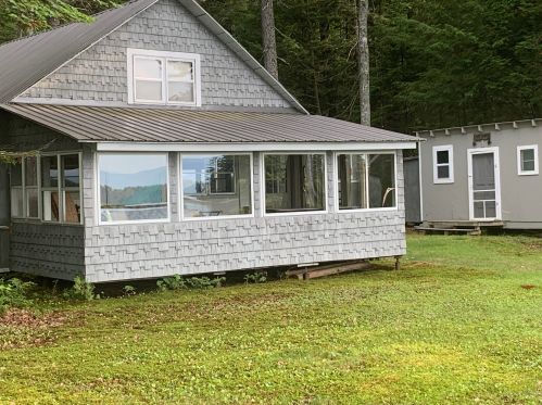 8 Beech St, Millinocket, ME 04462 exterior