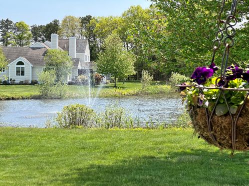 9 Bonwood Dr, Mashpee, MA 02649 exterior