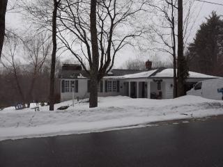 27 Lyndeborough Rd, Amherst, NH 03031 exterior