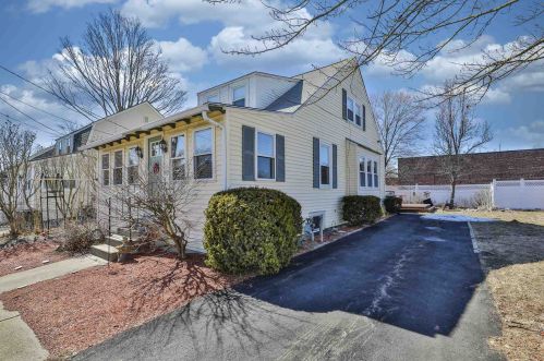 19 Chautauqua Ave, Nashua, NH 03064 exterior