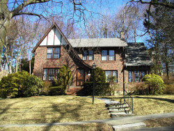 16 Chesterfield Rd, Newton, MA 02465 exterior