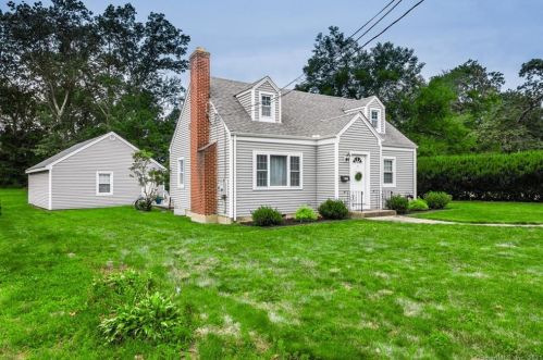 857 Matianuck Ave, Windsor, CT 06095 exterior