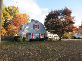 11 Meadowbrook Ln, Montgomery, MA 01085 exterior