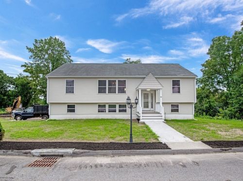 46 Valley View Ln, Worcester, MA 01604 exterior