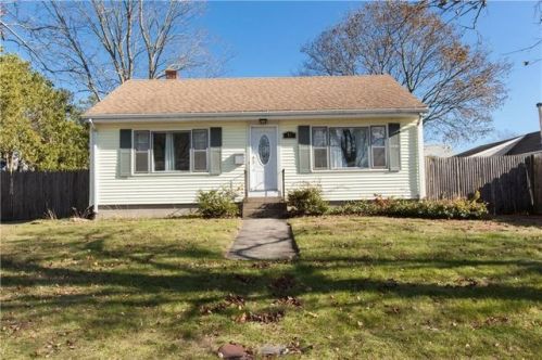 10 Estelle Blvd, Warwick, RI 02889 exterior
