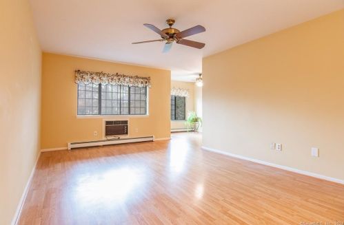 20 Canterbury Ct, Brookfield Center, CT 06804 exterior
