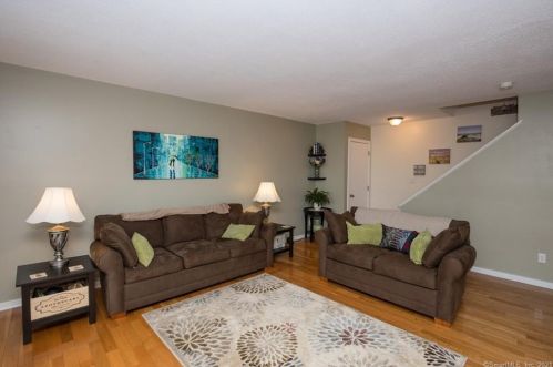 85 Staffordshire Commons Dr, Wallingford, CT 06492 exterior