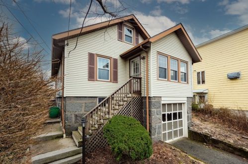 18 Oval Rd, Quincy, MA 02170 exterior